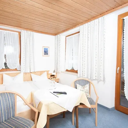 Fideliushaus Bed & Breakfast 3*