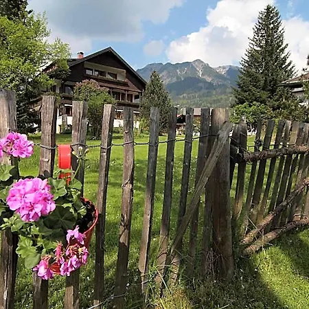 Fideliushaus Frühstückspension 4*